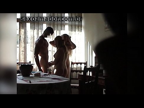 ❤️ Seks dostları nəhəng kişini və onunla birlikdə bir üçlüyü dəvət edirlər ️ Porno pornoda az.pornpk.ru ﹏
